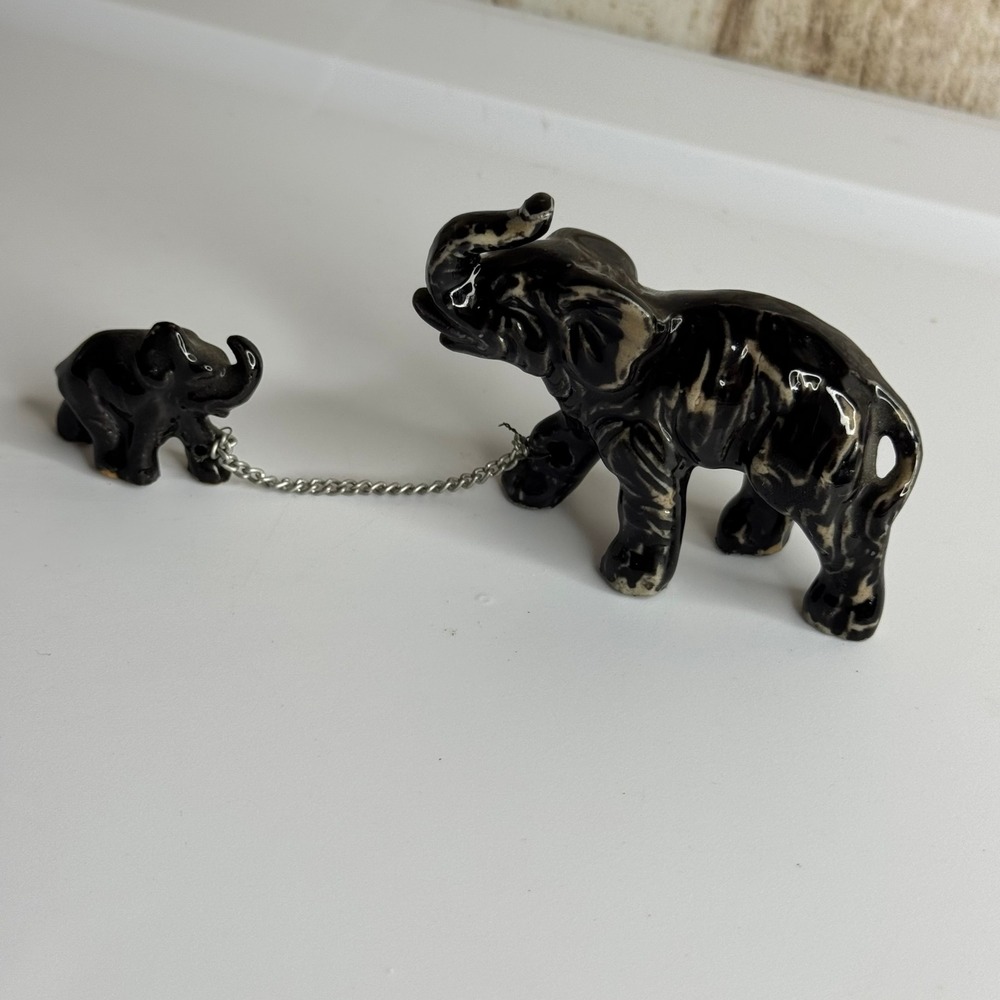 Vintage Ceramic Elephant Figurine Mother‎ Baby Connected Chain Collectible Decor
